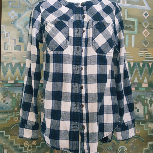 Duluth Trading plaid shirt with button sleeves - Picture 3 of 9